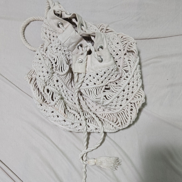 Elegant Cream Macramé Shoulder Bag - Picture 1 of 1